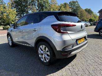 Renault Captur 1.6 E-Tech Hybrid 145 Intens picture 3