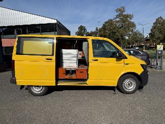 Volkswagen Transporter 2.0 TDI L1H2 Comfortline picture 10
