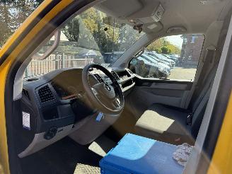 Volkswagen Transporter 2.0 TDI L1H2 Comfortline picture 14