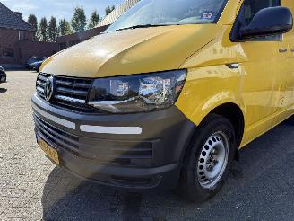 Volkswagen Transporter 2.0 TDI L1H2 Comfortline picture 13