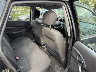 Ford Focus 1.6-16V Trend (Hatchback 5-dr.) picture 10