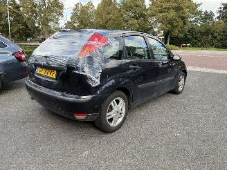 Ford Focus 1.6-16V Trend (Hatchback 5-dr.) picture 5