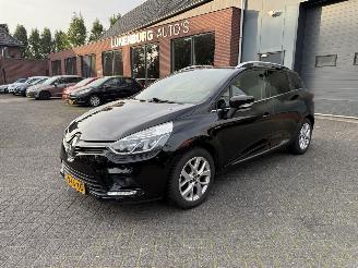 skadebil auto Renault Clio 0.9 TCe Limited (Stationwagen 5-dr.) 2020/11