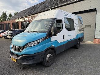 skadebil bedrijf Iveco Daily 35C16V 2.3 352 H3  AUTOMAAT DUBBELCABINE  (Bedrijfsauto 5-dr.) 2020/11