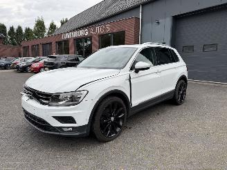 Unfallwagen Volkswagen Tiguan 1.4 TSI  PANORAMADAK Connected Series 2016/9