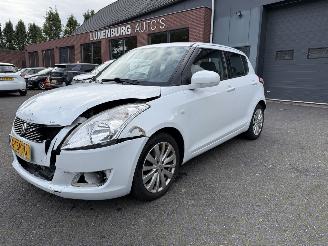 Unfallwagen Suzuki Swift 1.2 Exclusive AUTOMAAT  (Hatchback 5-dr.) 2013/3