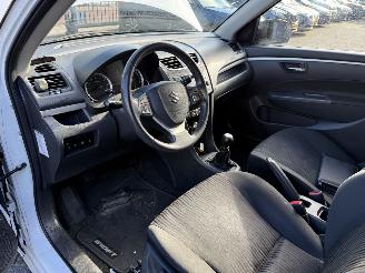 Suzuki Swift 1.2 Exclusive EASSS (Hatchback 3-dr.) picture 9