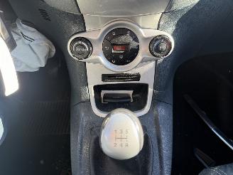 Ford Fiesta 1.4 Titanium (Hatchback 5-dr.) picture 28