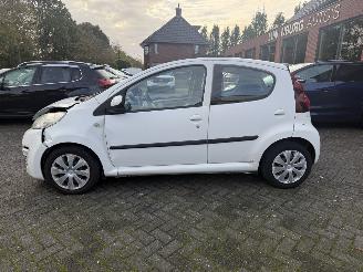 Peugeot 107 1.0 Active (Hatchback 5-dr.) picture 2