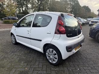 Peugeot 107 1.0 Active (Hatchback 5-dr.) picture 3