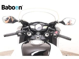 Honda VFR 1200 F C-ABS picture 12