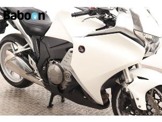Honda VFR 1200 F C-ABS picture 13