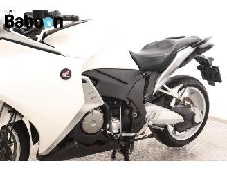 Honda VFR 1200 F C-ABS picture 17