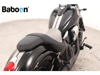 Kawasaki VN 900 Custom picture 15