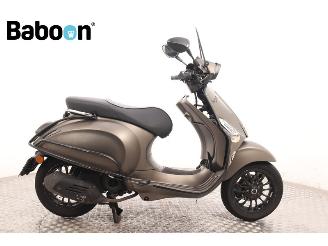 skadebil bromfiets Vespa  Sprint 45KM 2017/1