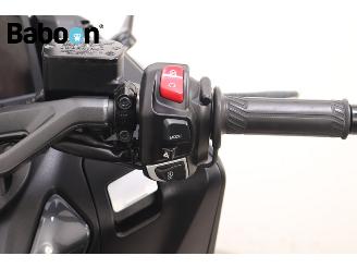 Yamaha  T-Max Tech Max 560 ABS picture 17