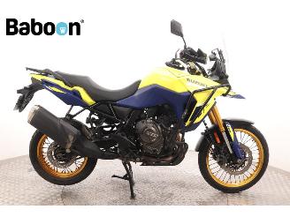 krockskadad bil motor Suzuki  V-Strom 800 DE 2023/5