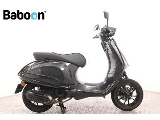 skadebil bromfiets Vespa  Sprint 25KM 2018/11