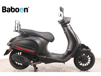 skadebil bromfiets Vespa  Sprint 25KM 2021/6