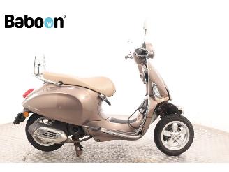 krockskadad bil bromfiets Vespa  Primavera 45KM 2015/5