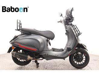 skadebil bromfiets Vespa  Sprint 25KM 2021/5