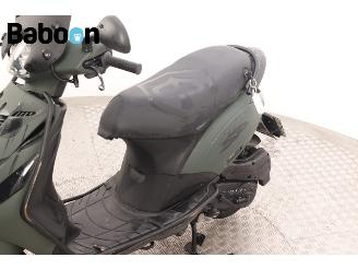 Piaggio  Zip 45KM picture 17