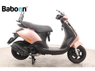 Schade scooter Piaggio  Zip 45KM 2023/11