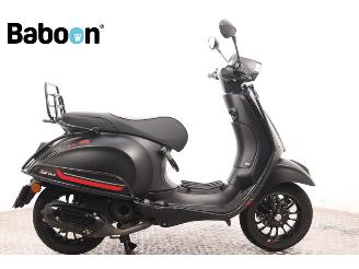skadebil bromfiets Vespa  Sprint 25KM 2021/9