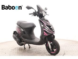 Piaggio  Zip 45KM picture 2