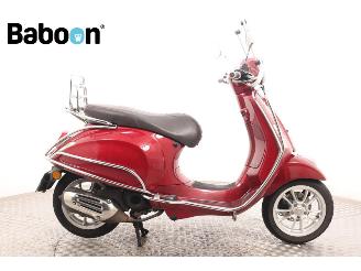 krockskadad bil bromfiets Vespa  Primavera 25KM 2019/12