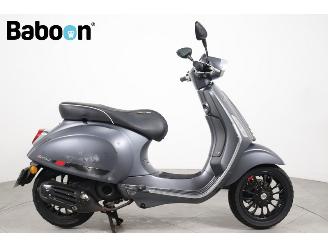 skadebil bromfiets Vespa  Sprint 45KM 2018/12