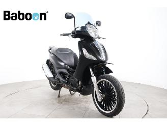 Piaggio Beverly 125 Police picture 2