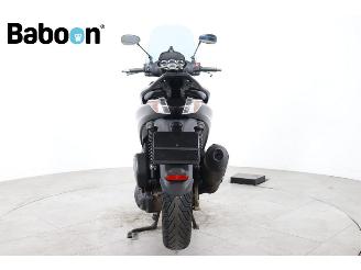 Piaggio Beverly 125 Police picture 7