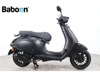 skadebil bromfiets Vespa  Sprint 45KM 2019/9