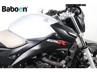 Suzuki  GSR 600 picture 13