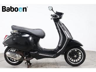 skadebil bromfiets Vespa  Sprint 45KM 2023/8