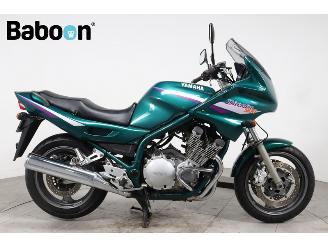 krockskadad bil motor Yamaha XJ 900 S Diversion 1995/10