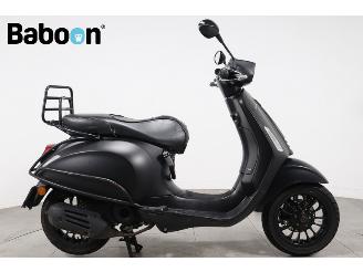 uszkodzony samochody osobowe Vespa  Sprint 4T Notte 45KM 2020/1