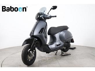 Vespa  GTS 300 Super Sport HPE picture 4