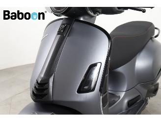 Vespa  GTS 300 Super Sport HPE picture 10