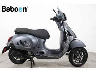 krockskadad bil motor Vespa  GTS 300 Super Sport HPE 2024/4