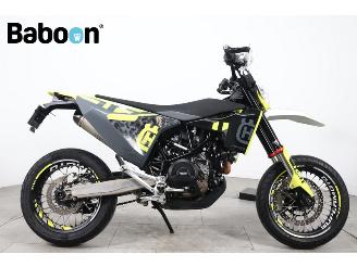 Husqvarna  701 Supermoto picture 1