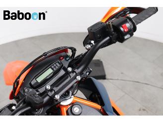 KTM 690 SMC R picture 18
