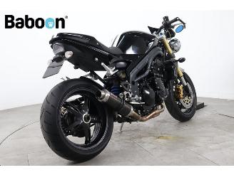 Triumph Speed Triple 1050 picture 2