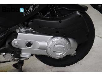 Piaggio  Zip 45KM picture 16