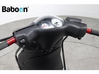 Piaggio  Zip 45KM picture 14