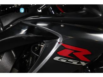 Suzuki  GSX-R 750 picture 16