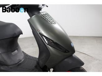 Piaggio  Zip 25KM picture 12