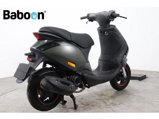 Piaggio  Zip 25KM picture 8