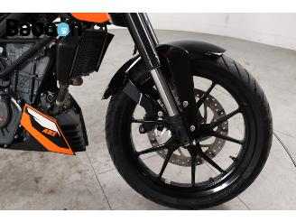KTM 125 Duke ABS picture 15